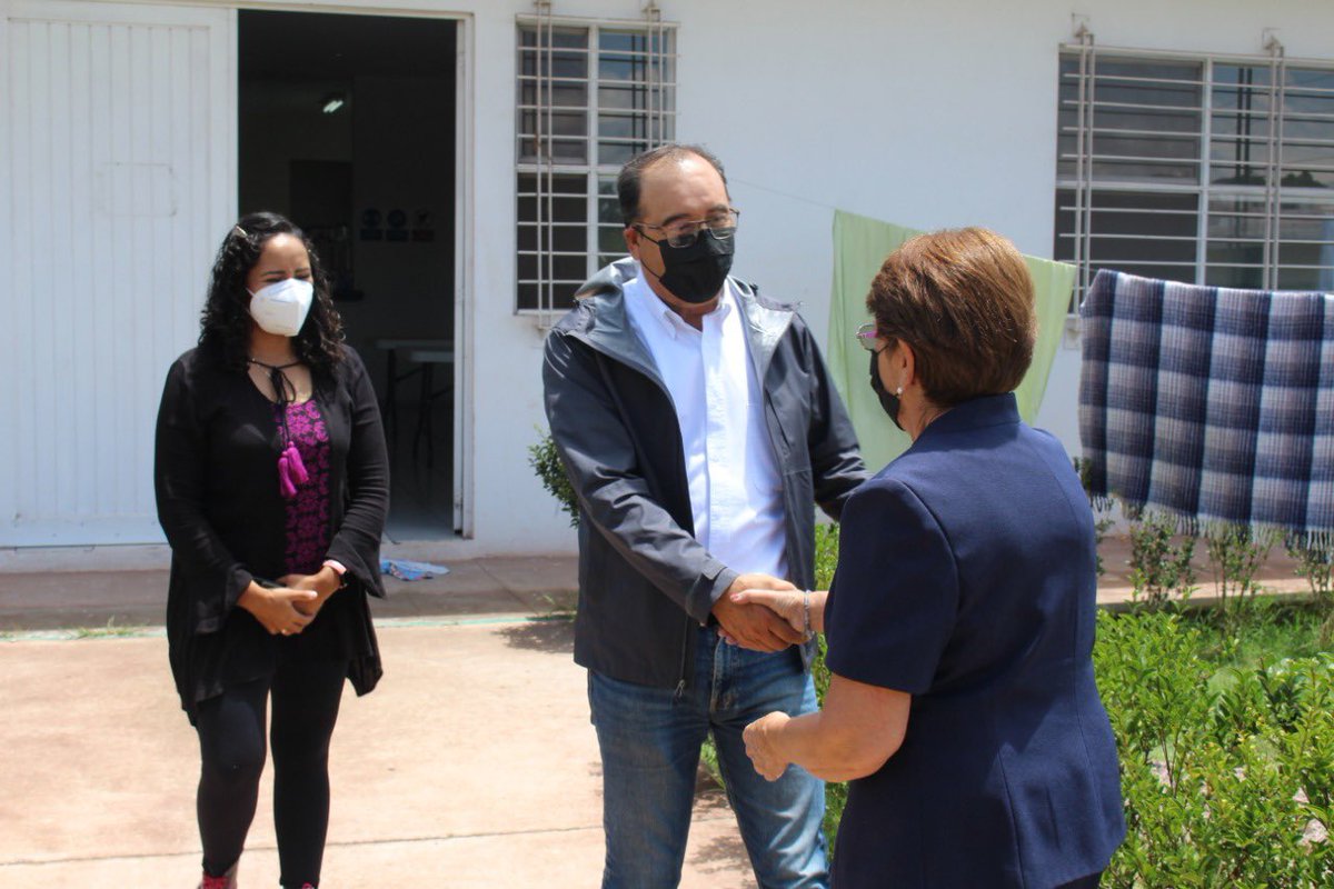 Muchas gracias ingeniero Martin Quintana, de Minera del Norte Unidad Cerro de Mercado, por todo el apoyo y trabajo en beneficio de las personas en condición vulnerable que requieren ser albergadas.

✔️ Culmina trabajo de impermeabilización en el albergue Juntos por Durango.