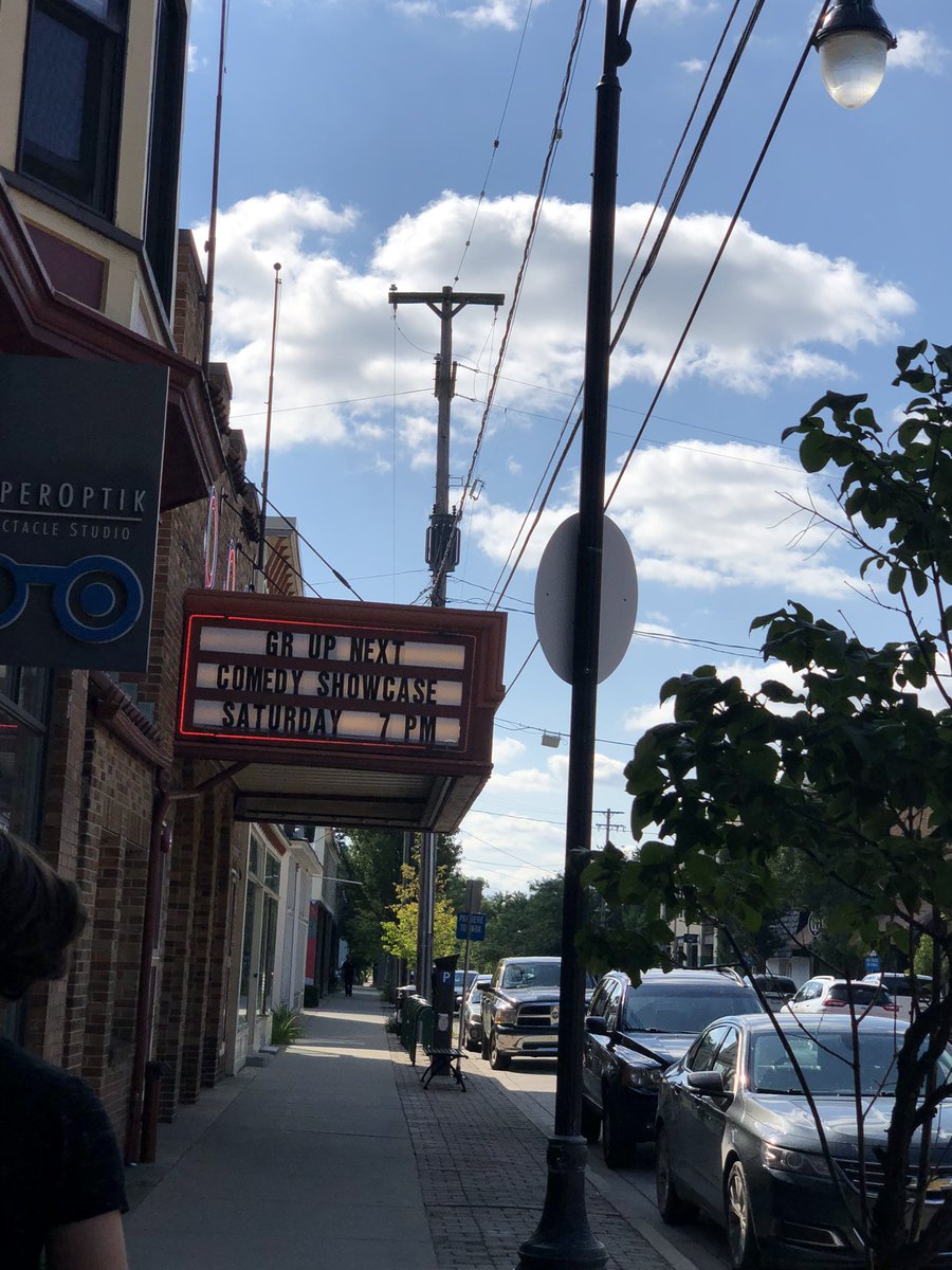 NilesTheRiver's tweet photo. did @wealthytheatre with the dogs last night, shit was insane https://t.co/mPkjRkuCAH