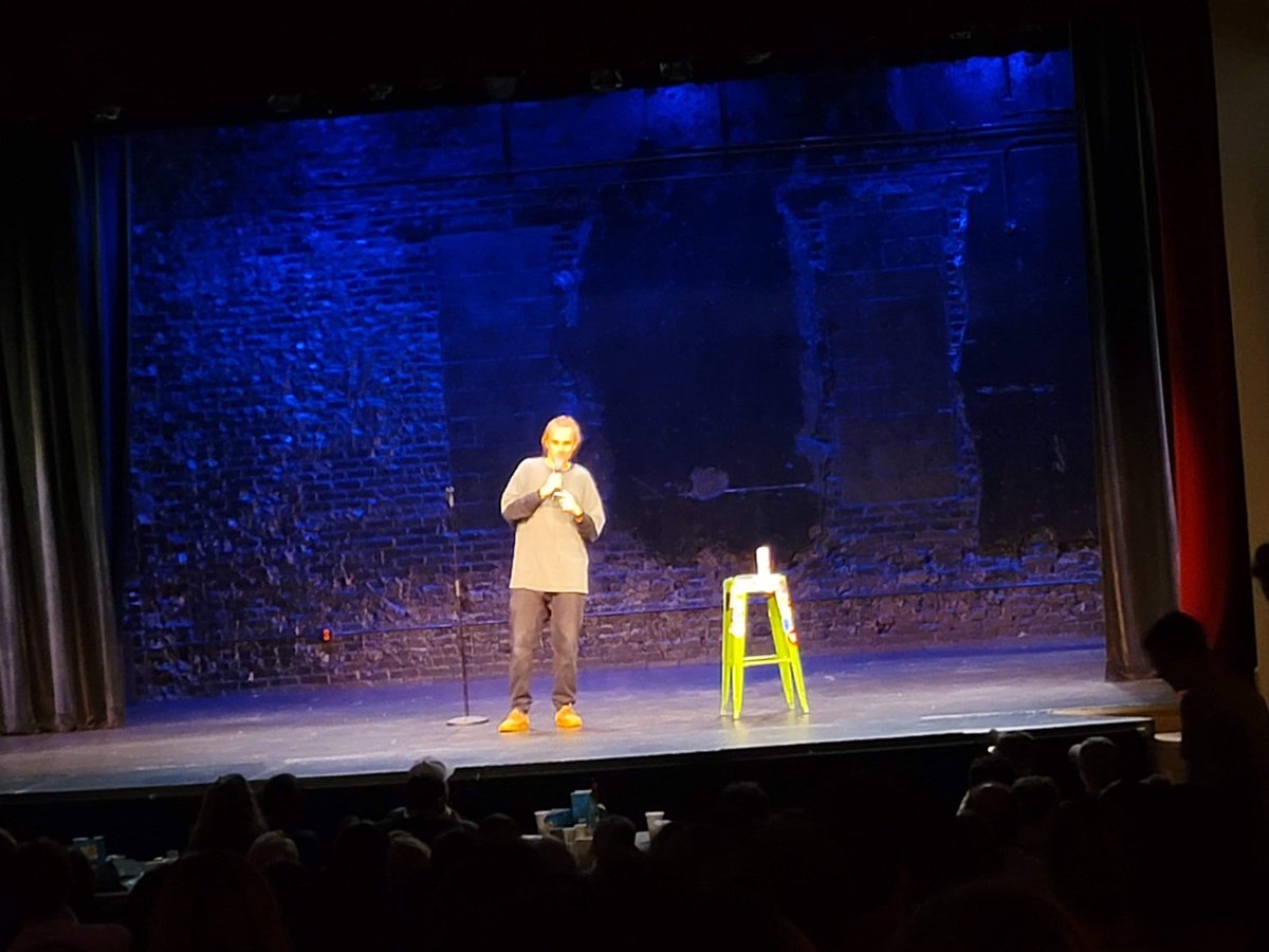 NilesTheRiver's tweet photo. did @wealthytheatre with the dogs last night, shit was insane https://t.co/mPkjRkuCAH