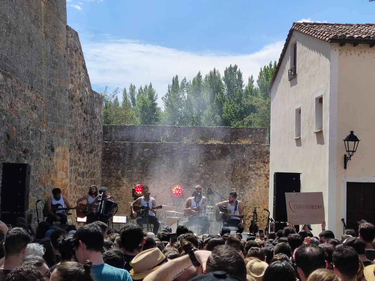 Dr_Bqg's tweet photo. Increíble iniciativa de @estoesLaMODA en los pueblos de Burgos, con conciertos gratuitos y contra la despoblación rural. https://t.co/kpnUh9Vvh5