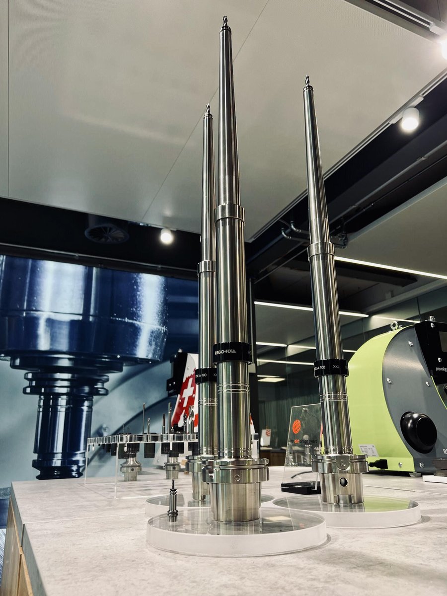 regofix_group's tweet photo. They say everything’s bigger in the USA
Awakening the giants, premiere in #chicago #2022
#imts @IMTSchicago #regofix @REGOFIX_JAPAN #powrgrip #toolholding in #usa #machining #cuttingstools https://t.co/xo2NKT0lOX