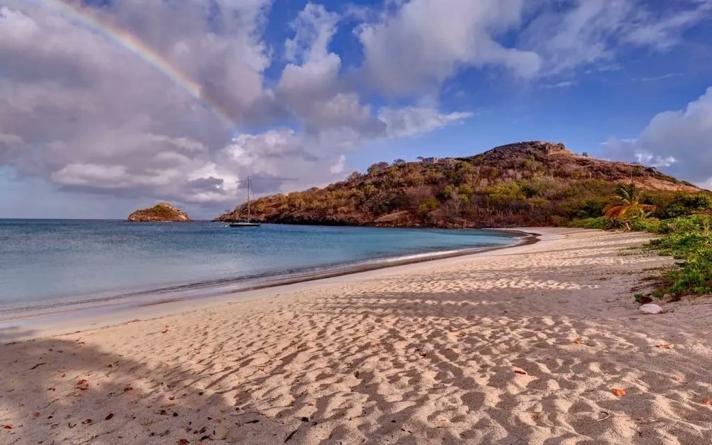 thetravelscoop's tweet photo. #Antigua secluded #beachfront escape with #swimupbar 🏝 #Luxury #ALLINCLUSIVE stay w/flights✈️ Details → https://t.co/EjifWs01s9

#Exquisite #5star hotel right on the beach in #DeepBay⛱ Choice of pools, 12 bars &amp; restaurants🍹💦  #travelscoop #LuxuryTravel #Caribbean #luxury https://t.co/bMt2NpGJ20