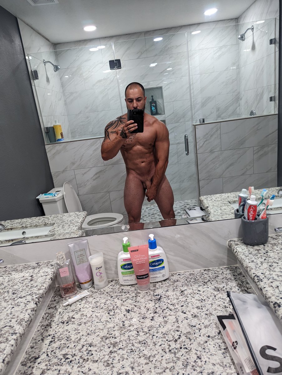 AlphaFitMale's tweet photo. head over to https://t.co/1dSDQdumq1 to see the whole thing🍆🍆 #hung #alpha #daddy #papi #stripper #exoticdancer #dancer #bachloretteparty
#findom #findomgod #findomsub #findomfeet #findomm https://t.co/VLBl7SpyTL