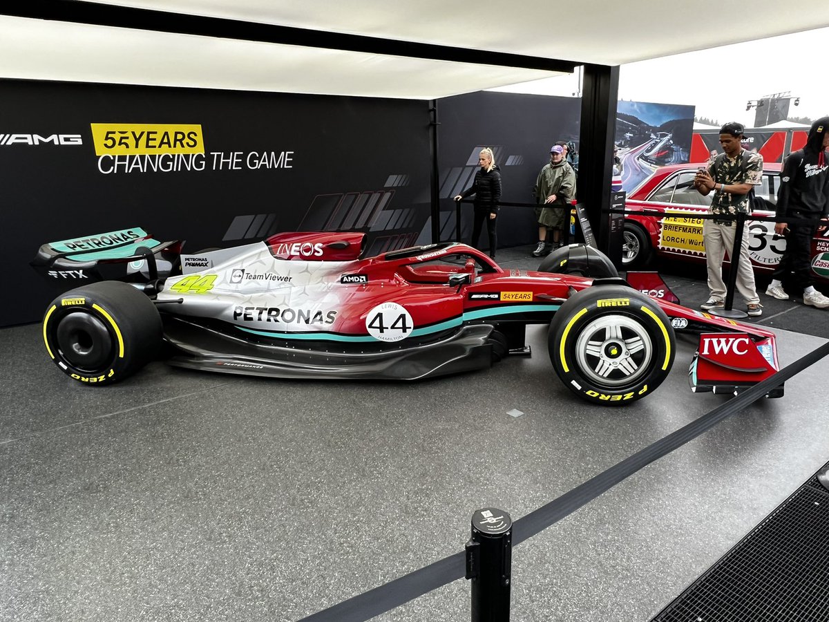 SardoFlavito's tweet photo. 🥰🥰🥰 @MercedesAMGF1 @LewisHamilton #spaf1 https://t.co/4XlOuWsTPj