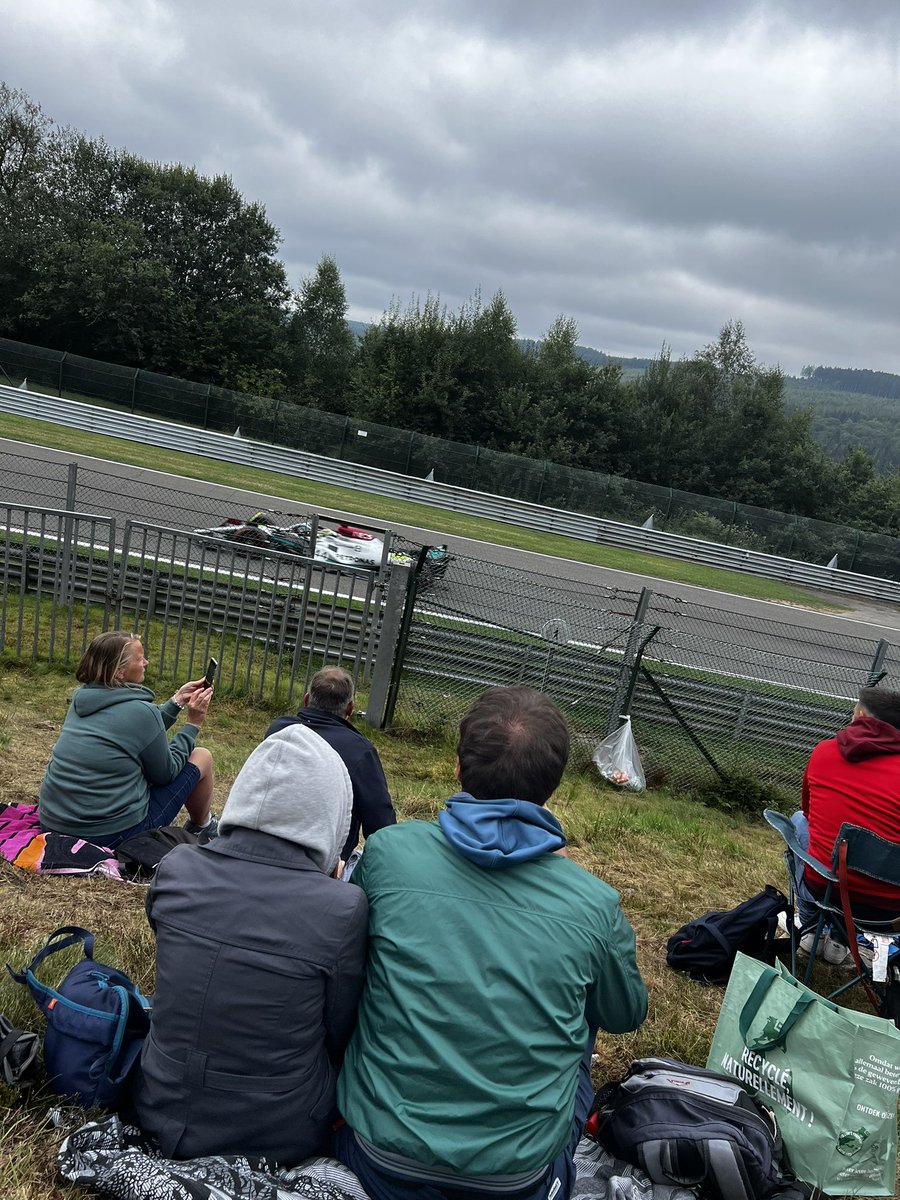SardoFlavito's tweet photo. 🥰🥰🥰 @MercedesAMGF1 @LewisHamilton #spaf1 https://t.co/4XlOuWsTPj