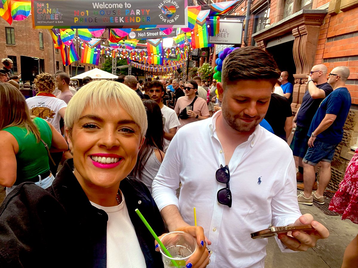 Happy #ManchesterPride2022 🏳️‍🌈 (how my photos now look ‘cos Midge found Instagram)
