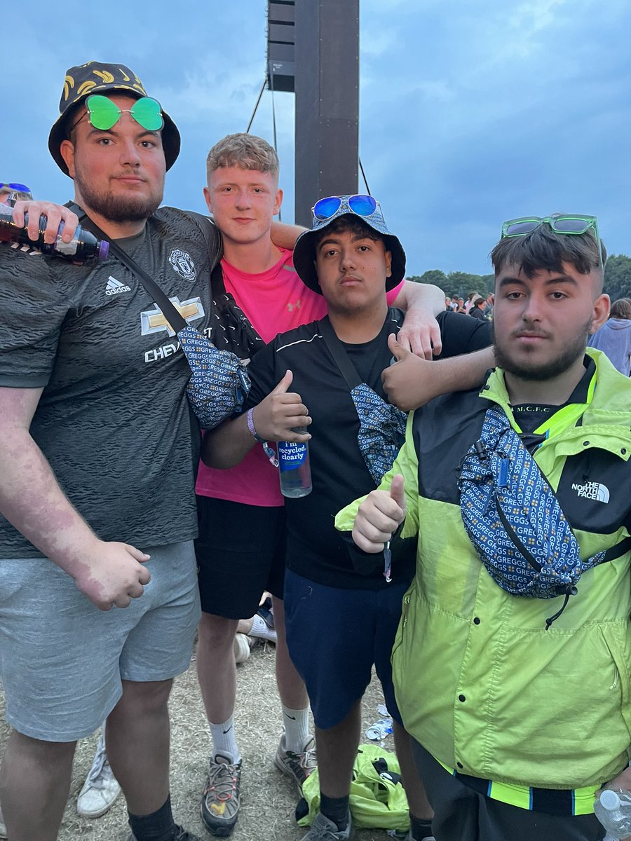 DeanShortt3's tweet photo. Bring on the Artic Monekys!!!
#NoMusicOnADeadPlanet #leedsfestival2022 https://t.co/2xvouqvCVP