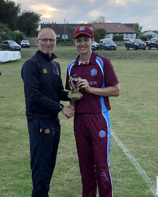 NorfolkCricket's tweet photo. Congratulations to the Swardeston Sharks who have retained the Norfolk Under 19 Club T20 after beating North Runcton Raiders by 50 runs 👏

Well done to Lawrie Williams awarded Player of the Final for his 50* and 3 wickets 👏

#U19T20 #FinalsDays https://t.co/CsHuRNioPO