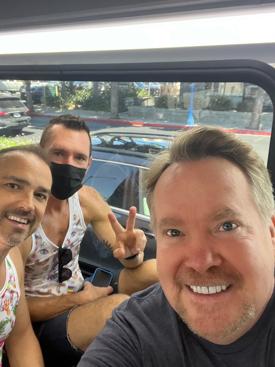 mcweho's tweet photo. Metro to #dtlaproud https://t.co/6JYa9uBO7g