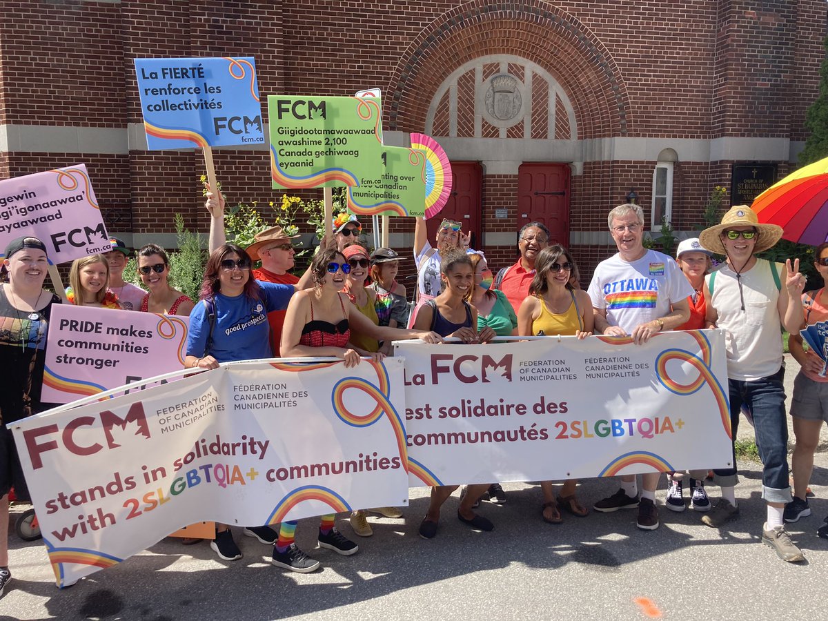 JimWatsonOttawa's tweet photo. It’s great to participate in the Capital Pride Parade today as we celebrate and promote our values of diversity, inclusiveness, understanding, equity and self-expression free from discrimination. Happy #Pride! @FierteCapPride https://t.co/4W9NilPwhJ