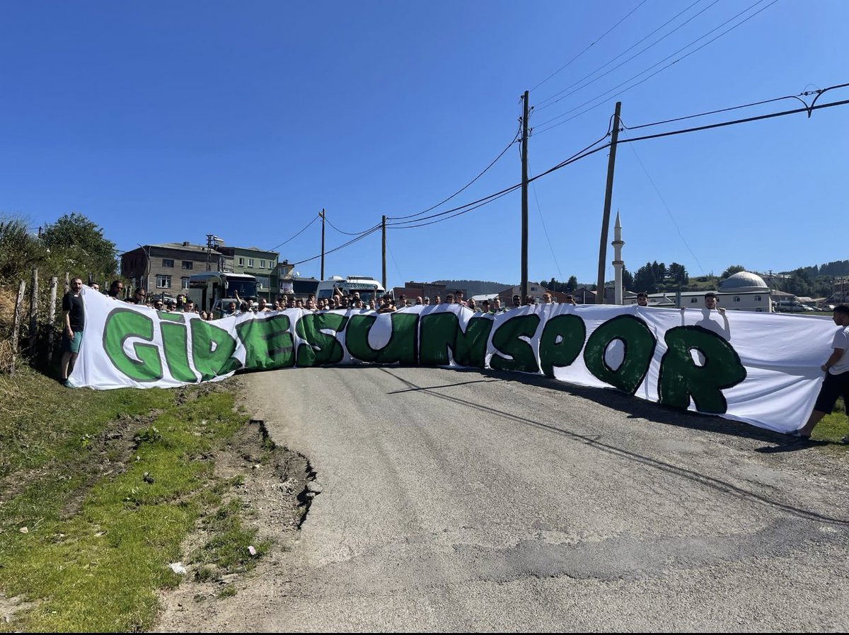 Siz tweet atıp sallamaya devam eden fenomenler ile değil, sürgün yiyip peşinden şehir şehir gelenlerle mücadele edin. 

BİZ VAR YA HEP SENİN YANINDA! <a href="/Giresunspor/">Giresunspor</a>