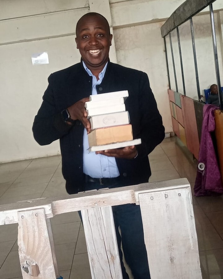 NC_Imara's tweet photo. What is a launch without gifts?? Here we go....
#BetterTogether #40DaysofCommunity #Overflowinggrace https://t.co/IDoUpqWRgh
