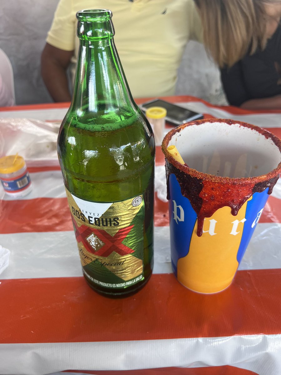 MatamorosGuridi's tweet photo. No vamos a dejar llegar la resaca… #AHuevo #AChupar #EscuadrondelaMuerte #RealFuerzaEbria #4BotellondeInflanteria https://t.co/ZhJXfKRDCa