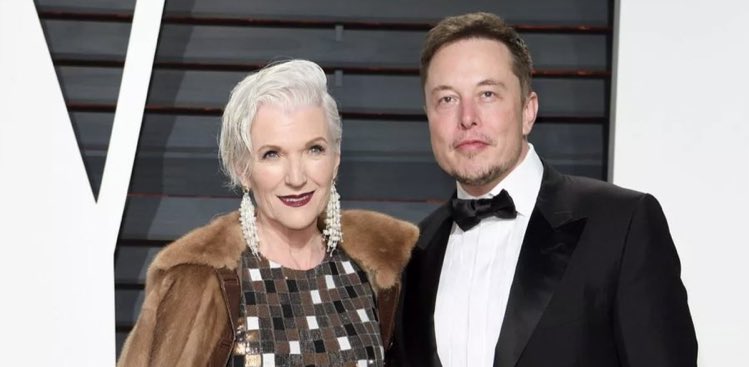 bpthaber's tweet photo. Elon Musk'ın annesi Maye Musk: 

“Oğlumun evi bile yok, ziyaret ettiğimde garajda uyuyorum.” https://t.co/tfD0COfOLu