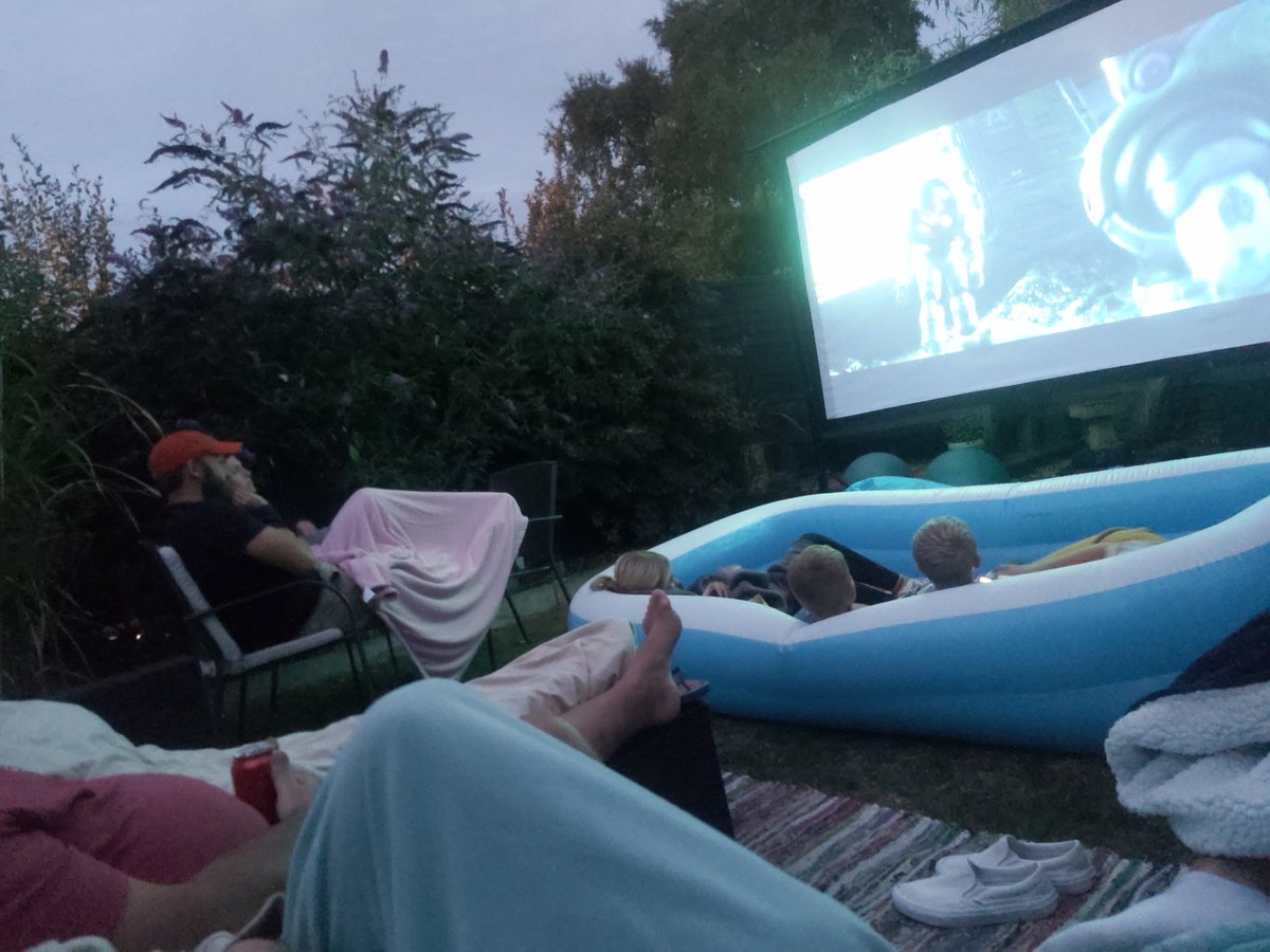 scales737's tweet photo. Film night at the Scales #famytime https://t.co/vR8qBg3PYe
