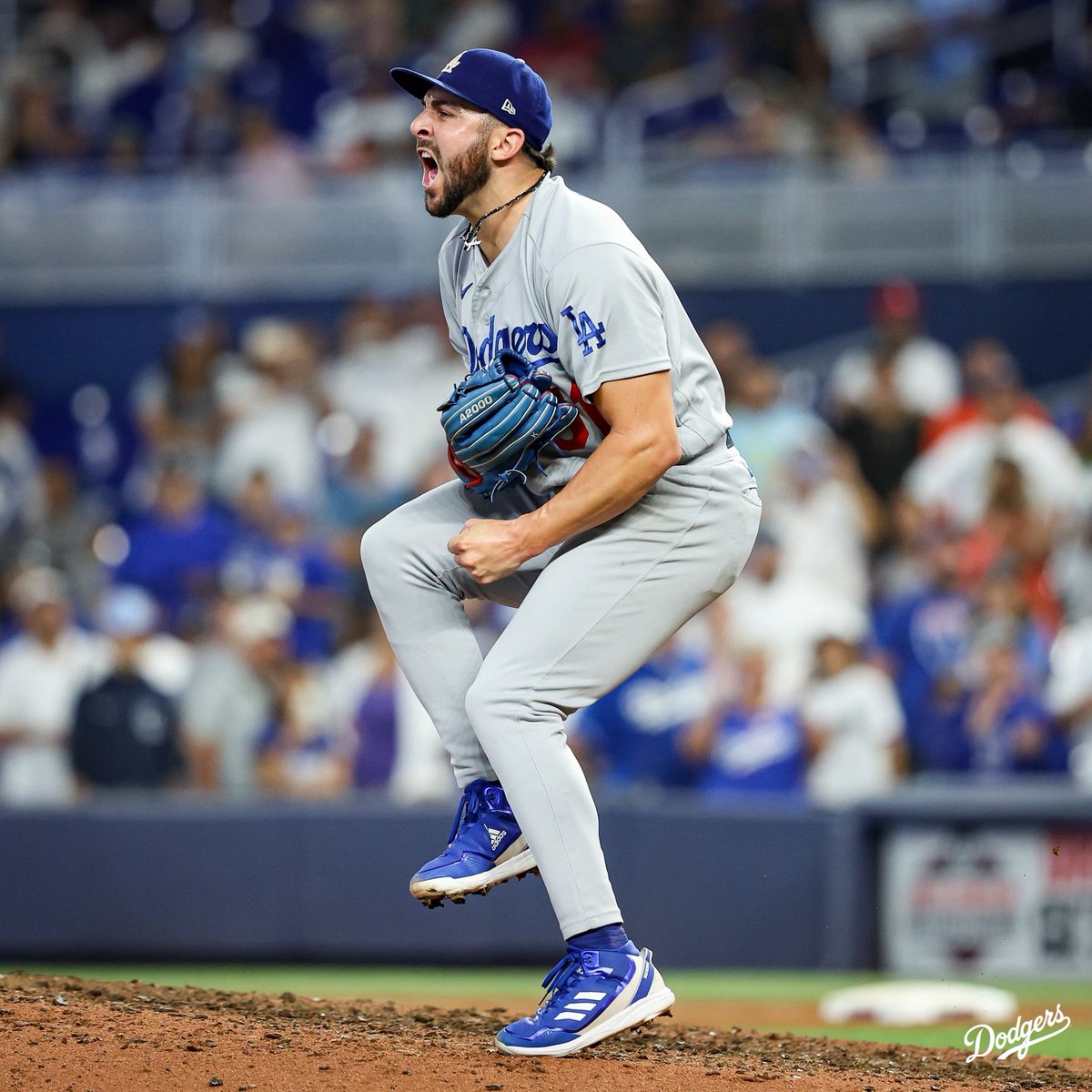 Dodgers's tweet photo. Collecting dubs. https://t.co/DlPCVJgXzD