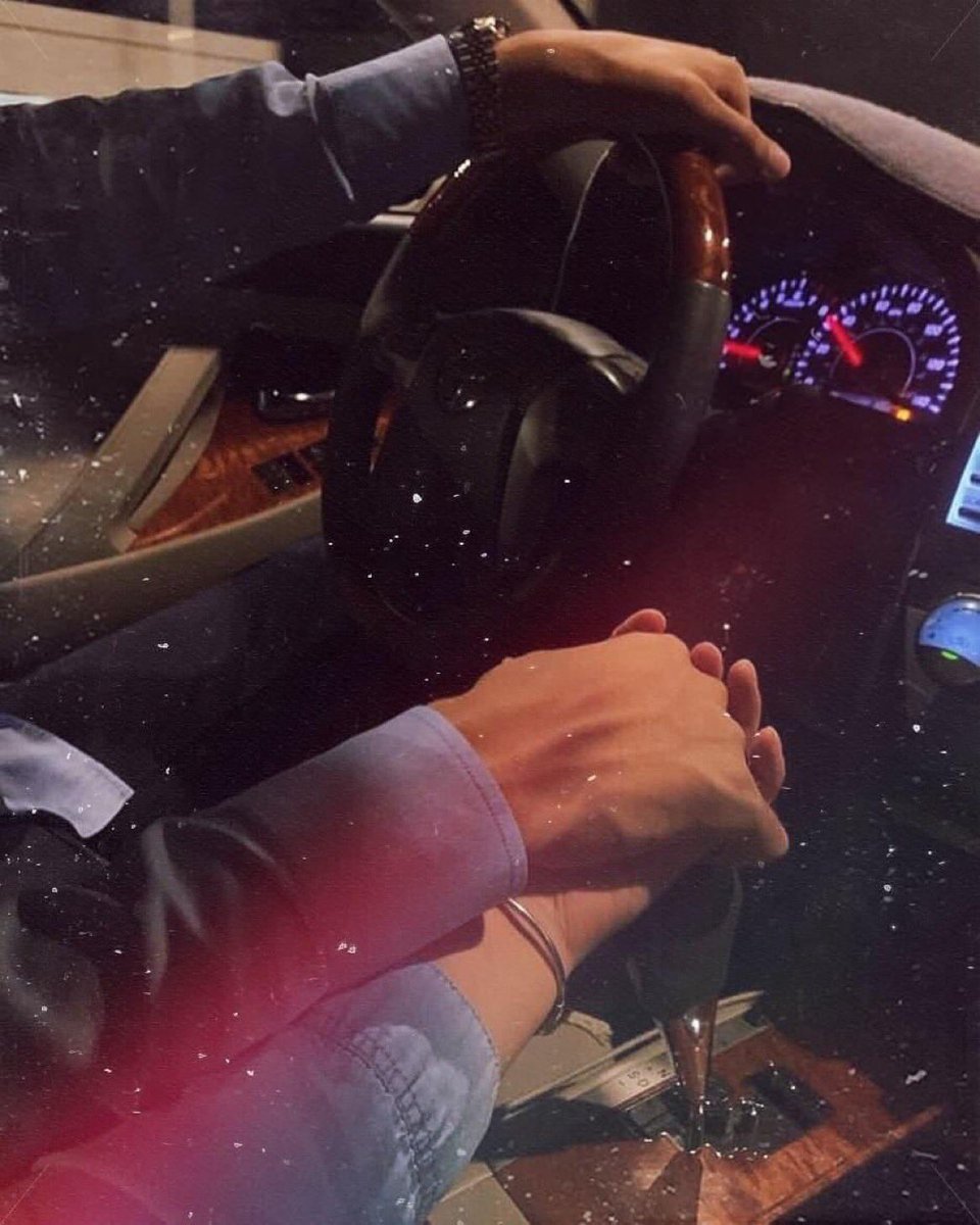 "يوماً ما، ستقع في حب شخص لن يتخلى عنك بسهولة شخص يرى قيمتك 🖤''