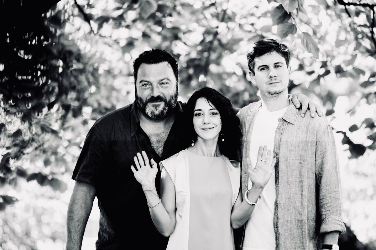 guillaumusson's tweet image. Le @FFAngouleme est terminé ! Un accueil inoubliable, des salles combles, une projection en prison d’une intensité folle, une émotion de dingue. Je ne pouvais pas rêver mieux pour partager pour la première fois #LESSURVIVANTS !

Denis, Zar : je vous aime.