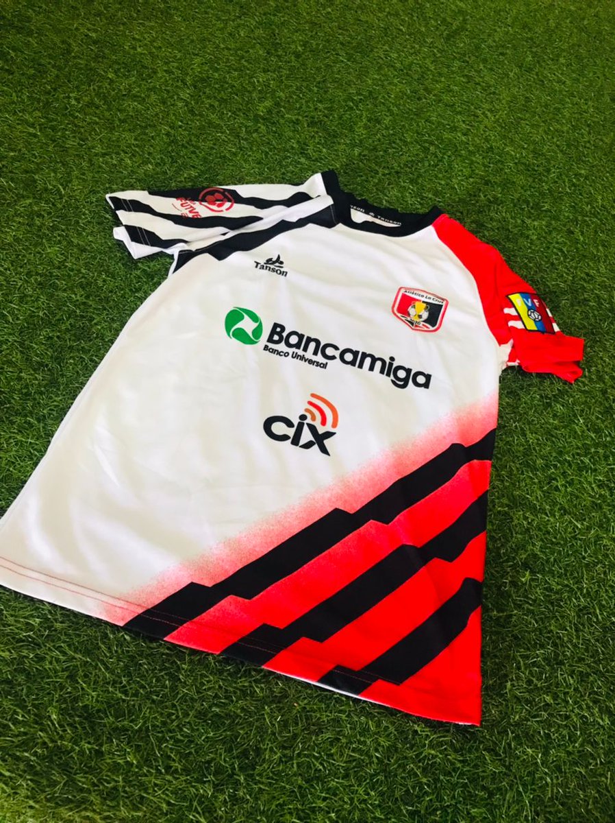 Atleticolacruz's tweet photo. ¡ESTRENAMOS INDUMENTARIA!🤩

Hoy #28ago tenemos una cita muy especial.

Es nuestro debut en el 𝗖𝘂𝗮𝗱𝗿𝗮𝗻𝗴𝘂𝗹𝗮𝗿 𝗱𝗲 𝗔𝘀𝗰𝗲𝗻𝘀𝗼 "𝗕" 

🆕👕
🆕 🩳
🆕 🧦
🆕👟

#RojinegroSoy 🔴⚫️
#VenezuelaEsFutVe 
#unboxing #LigaFutVe2 https://t.co/KIlh6LKXgv