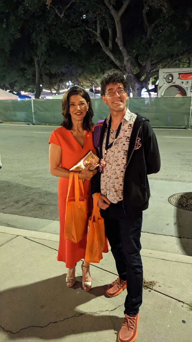 scottyiseri's tweet photo. I got to meet @SAghdashloo !  She was very kind and took a picture with me.  #howwereyoukindtoday #SiliConSJ https://t.co/GbXcuVNquH