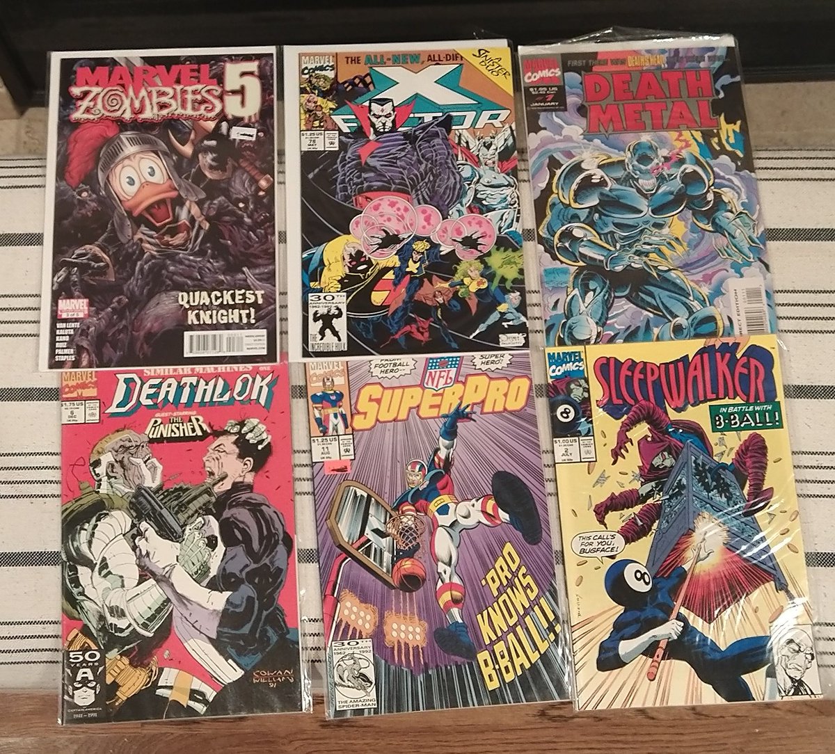 MultiverseOfBad's tweet photo. Bought some more fun $1 #binbusters today! Got and #NFLSuperPro for @TenCentTakes takes and to celebrate the new season!
I miss the days my knees could could squat without hurting! https://t.co/2H4ivKnVSu