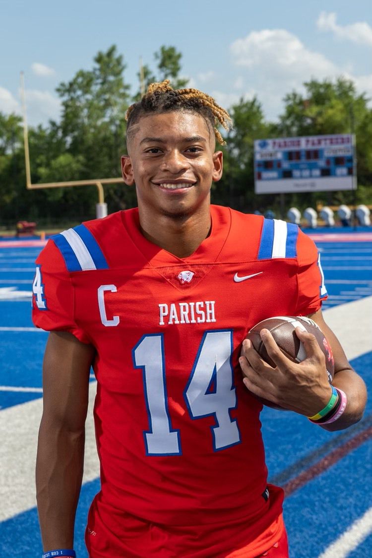 SportsDayHS's tweet photo. Congratulations to The Dallas Morning News' defensive player of the week... 🥁
@ParishFootball S Daniel Demery! 🎉
Read more about him and this week's honorable mentions here: https://t.co/gfcDallHWz 👈
#txhsfb https://t.co/ZBU73vzKga