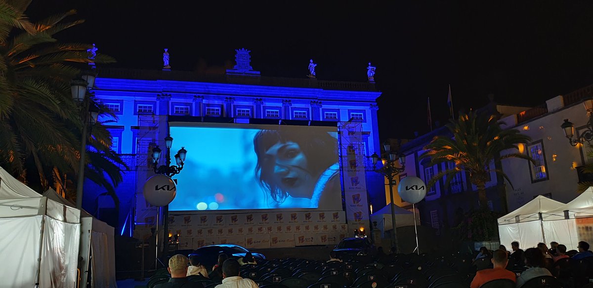 CineMasFood's tweet photo. #cinemasfood2022 llega a su fin y lo hace con un capítulo ¡sorpresa! 🥳 Solo te podemos decir que acudas a la Plaza Santa Ana y disfrutes. Gracias por habernos acompañado estos días. Nos vemos en la próxima edición, con más cine y gastronomía 😃 #cinemasfood #ViveVegueta https://t.co/OZX5IkN8Qe