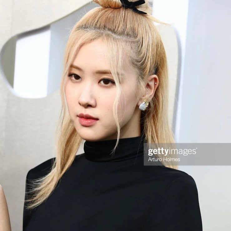 NumberOnesNews's tweet photo. IM NOT HOME YET!!

ROSÉ ROCKS THE VMAS https://t.co/cmtbnUv0Cx