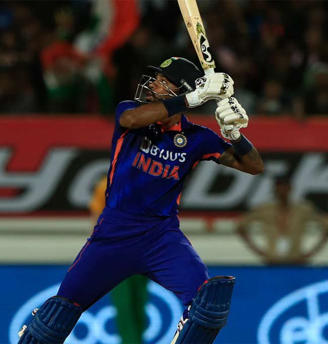 ImRaina's tweet photo. क्या बात है भारतीय शेरों। शानदार जीत, और अदभुत प्रदर्शन। पाकिस्तान को हराकर भारतीय टीम ने एशिया कप में शानदार प्रदर्शन किया। क्रिकेट के लिए अच्छा दिन। भारत माता की जय।#IndiaVsPakistan https://t.co/tZM96qBE3Q