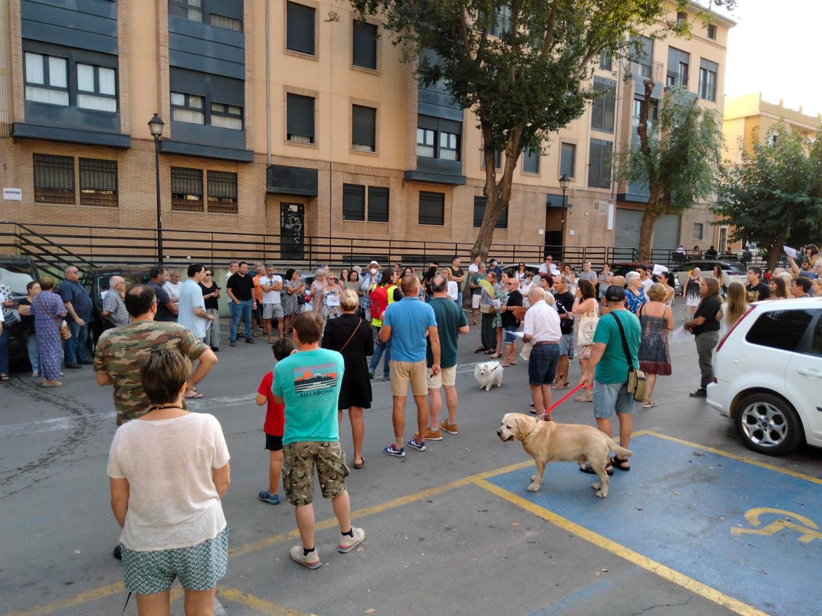 BeteraPodemos's tweet photo. RESPETO 
Seguimos apoyando todas las reivindicaciones de l@s venin@s de Bétera para sacar fuera del pueblo los "Bous al carrer" Es un paso más para erradicar de las fiestas de España estas barbaridades y empezar a crear la cultura del respeto a cualquier ser vivo del planeta. https://t.co/eNPIZpj2d0