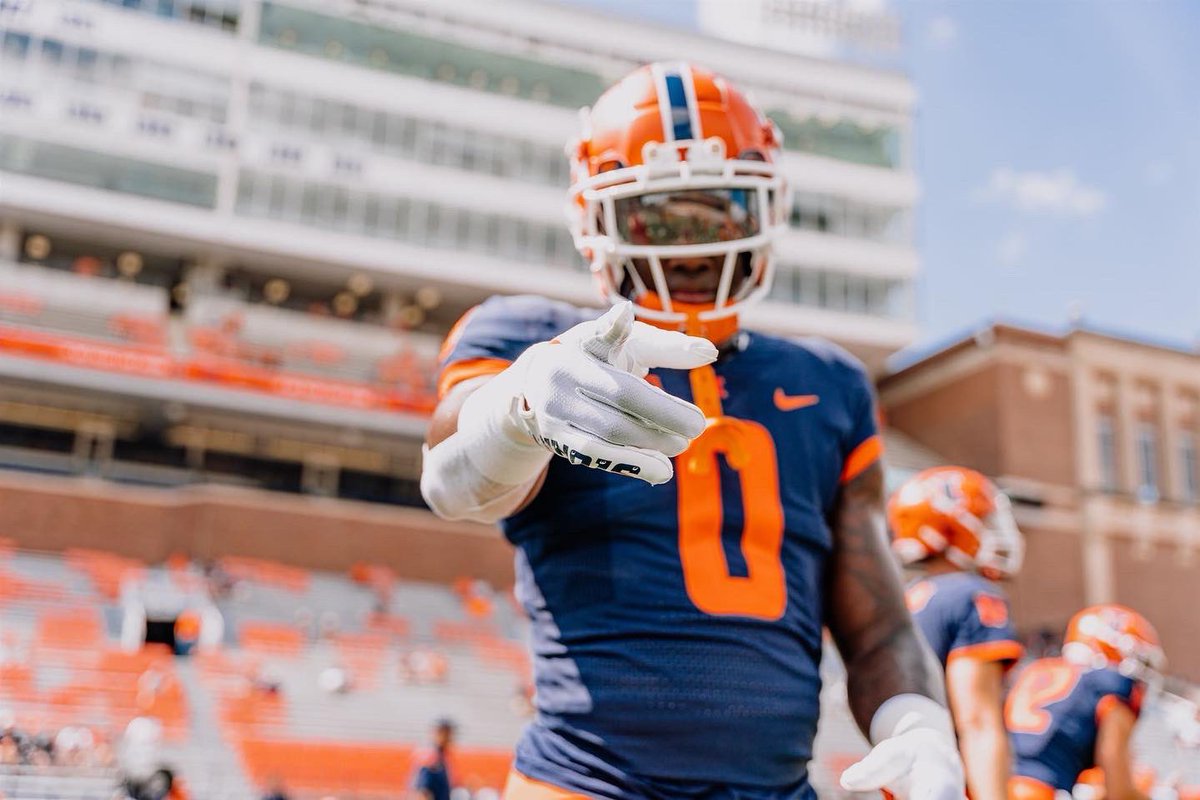 goatmccray5's tweet photo. Week 0💙🧡 https://t.co/eAMd84I9xB