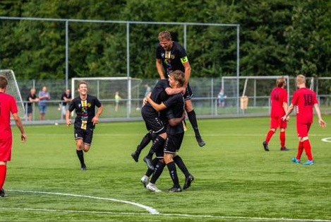 Voetbal Creil-Bant tweet media