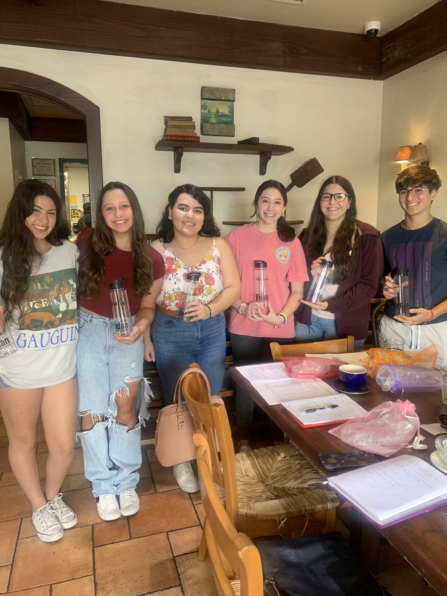 LizethKreidie's tweet photo. Hispanic Honor Society Officer’s Welcome Brunch! @JhsWarriors @nogjess @Barajas502 #warriorpride #katyisdlote #losturpiales https://t.co/tfRNLTY42P