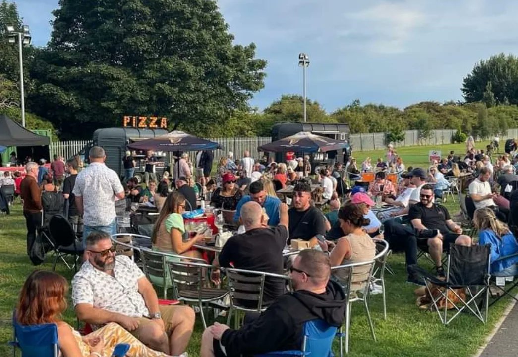 hadrianspizza's tweet photo. Cracking weekend @WBRockBeerfest 🍕 Always a brilliant community event, our 7th year and this was possibly the best yet 👏🏻 Thanks to everyone who came along and thank you JamJar and @Batikstreetfood for some delicious food 🙌🏻🍕 https://t.co/e7eAHsIZz2