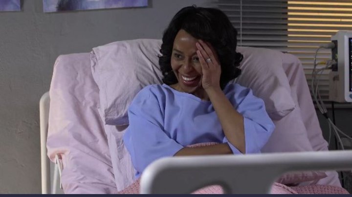 Khom95's tweet photo. Why batswadi ba rata mdavazo yana🤦‍♀️😂😂😂 #jubjub Jub Jub #Uyajola99 https://t.co/qX4CMQoin8