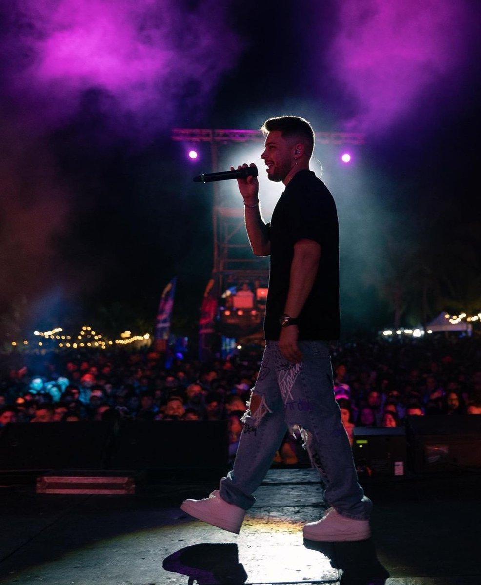 MelfiRadio's tweet photo. La rompiste anoche ❤️ nunca me voy a rempentir de darte mi apoyo, ahora seguir para adelante y que vengan más show y música nueva 🤟🏽🇵🇦💙 https://t.co/ZWwHbQNC6i