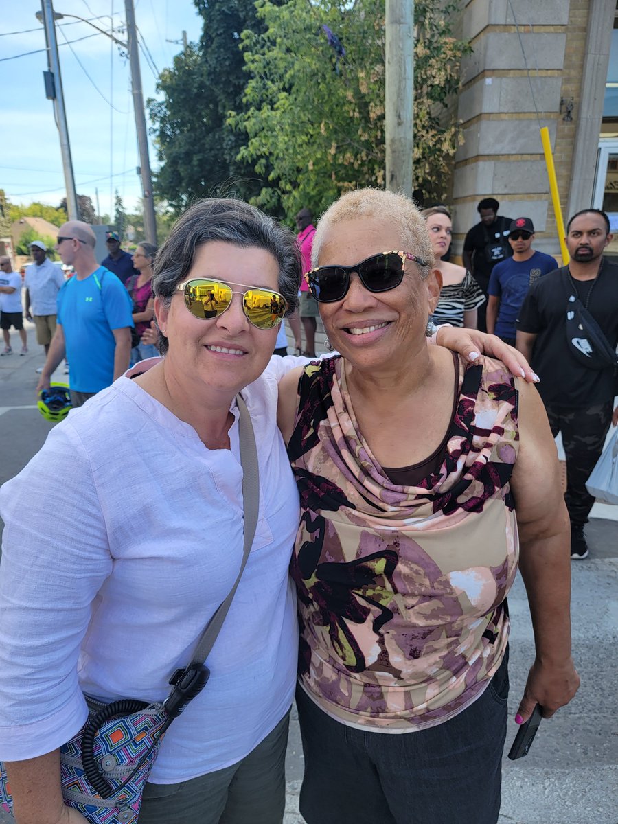Inter_group's tweet photo. Intergroup Facility Services Inc. is proud to be providing services at the Sinting Fest on Eglinton West presented by the BBPA. #EventCleaning #EglintonWest https://t.co/OFIbkRmvUH
