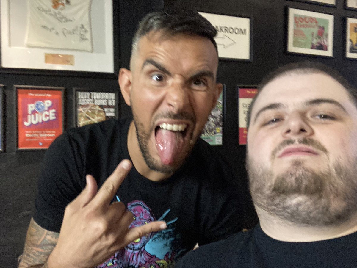 DpuizY's tweet photo. Well, not only my return to the #ElectricBallroom, but also @EddieDennis1986!! Welcome back to @ThisIs_Progress, or maybe it’s other name… home! Great seeing you! #Chapter139 #PROGRESSWrestling #BritWres https://t.co/I9oc5VF6u4