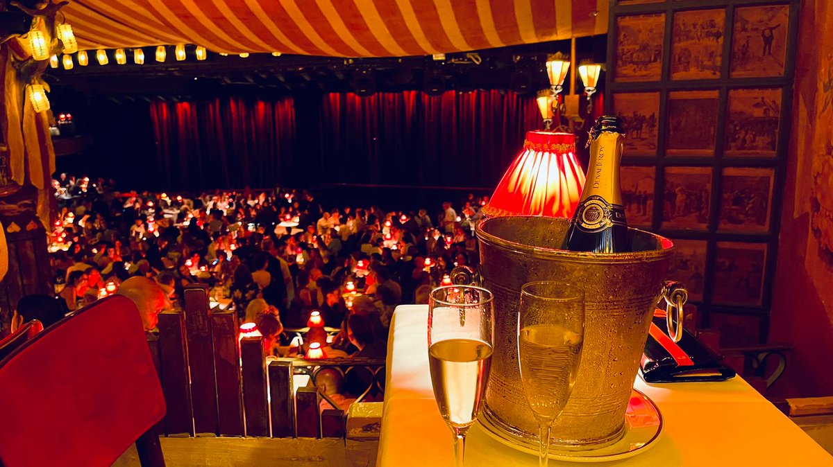 DeborahJHunter's tweet photo. Paris is always a good idea - Audrey Hepburn ♥️ @moulinrouge 

#Paris #parisinlove #Parisien #audreyhepburn #moulinrouge https://t.co/9tZyYQNw94