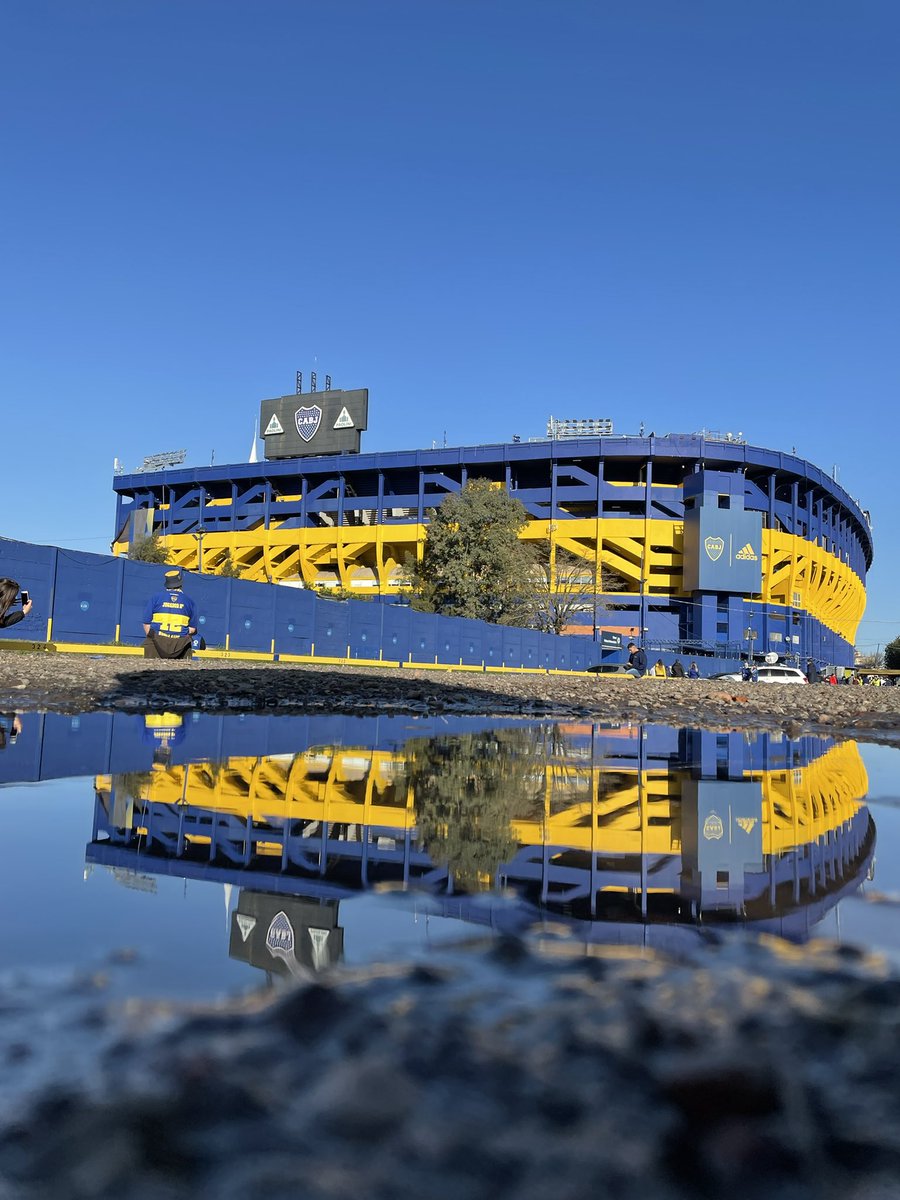 BocaJrsOficial's tweet photo. Hay tremendo solcito ⚽️💙💛 https://t.co/Pfx6PexA82