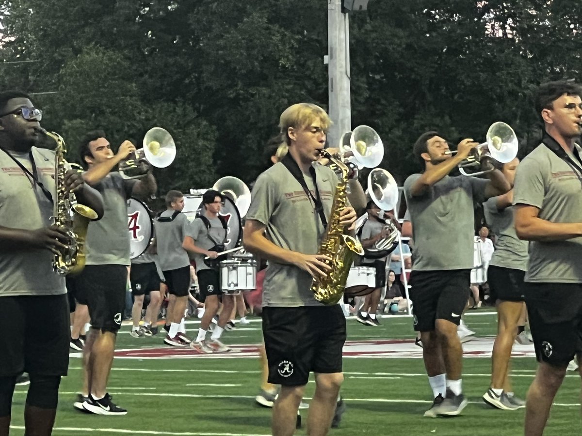 amandau27's tweet photo. I got to see my #oneinamillion at the #MillionDollarBand Parent Preview show Saturday evening. What these students accomplish in three short weeks is nothing short of amazing! Canโt wait to watch him perform in Bryant-Denny next week with @ua_mdband. ๐ท โค๏ธ๐ #proudmom #BamaMom https://t.co/FGf1R53oRy