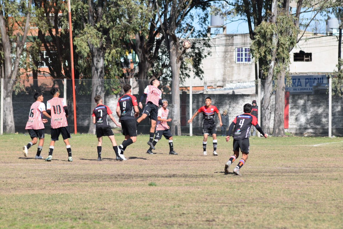 gisecuda's tweet photo. #juvenilesb                                                📅fecha 16
8va ⚽️                                                                  Hoy domingo Los Andes recibió en Villa Albertina a Dep. Armenio. Igualaron en 0 @SABADOGOL @Formativo_AFA @clublosandes https://t.co/K9BAQ0zYK1