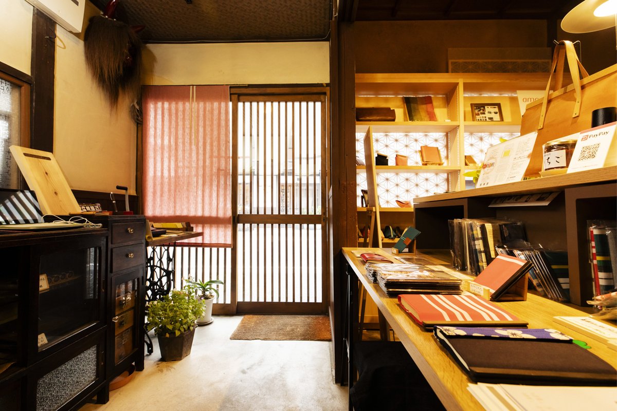 amorphkurashiki's tweet photo. ”amorph” (since 2016) is a brand that produces mainly small leather goods.
”amorph” HP↓
https://t.co/C4uAO6GmUe
#mask #maskcase #stationery #kurashiki #kamakura #rollpencase #amorph #iPhone #japan
#leather #Android #pencase #wallet #Singapore https://t.co/GlMdyuQX45