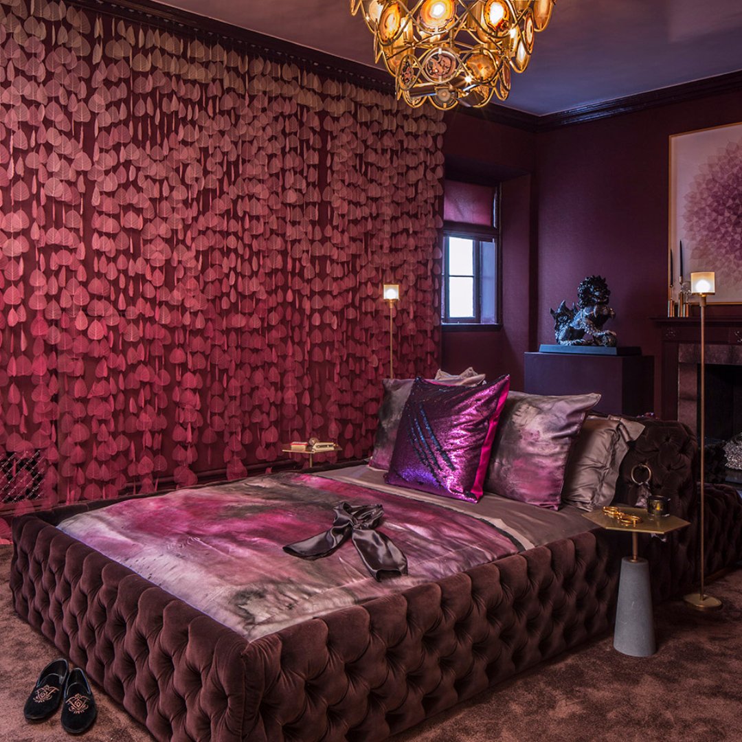 BESPOKEbylg's tweet photo. You wonβt be able to take your eyes off of this sofa and bed combination, designed by Darrin Varden.
Designer: @darrinvarden
#bespokebylg #interiordesign #custom #hamptonsdesign #interiorinspo #interiordesigninspo #custombespoke #designers #homestyle #decor #homedecor #luxary https://t.co/he12cJtZFg