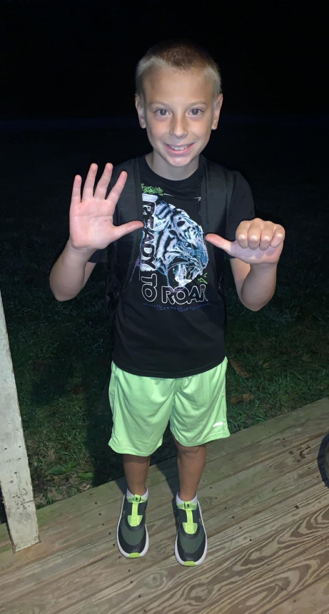 Austin__Huff's tweet photo. Please send love and prayers to my little brother🙏🙏He loves everyone and has the biggest heart in the world!!🙏🙏#prayfor2 @MOMSPrincipal @WBHS_Principal @herrmj12 @wbhsathletics @_GoBroncos https://t.co/UeQQa8SjvK