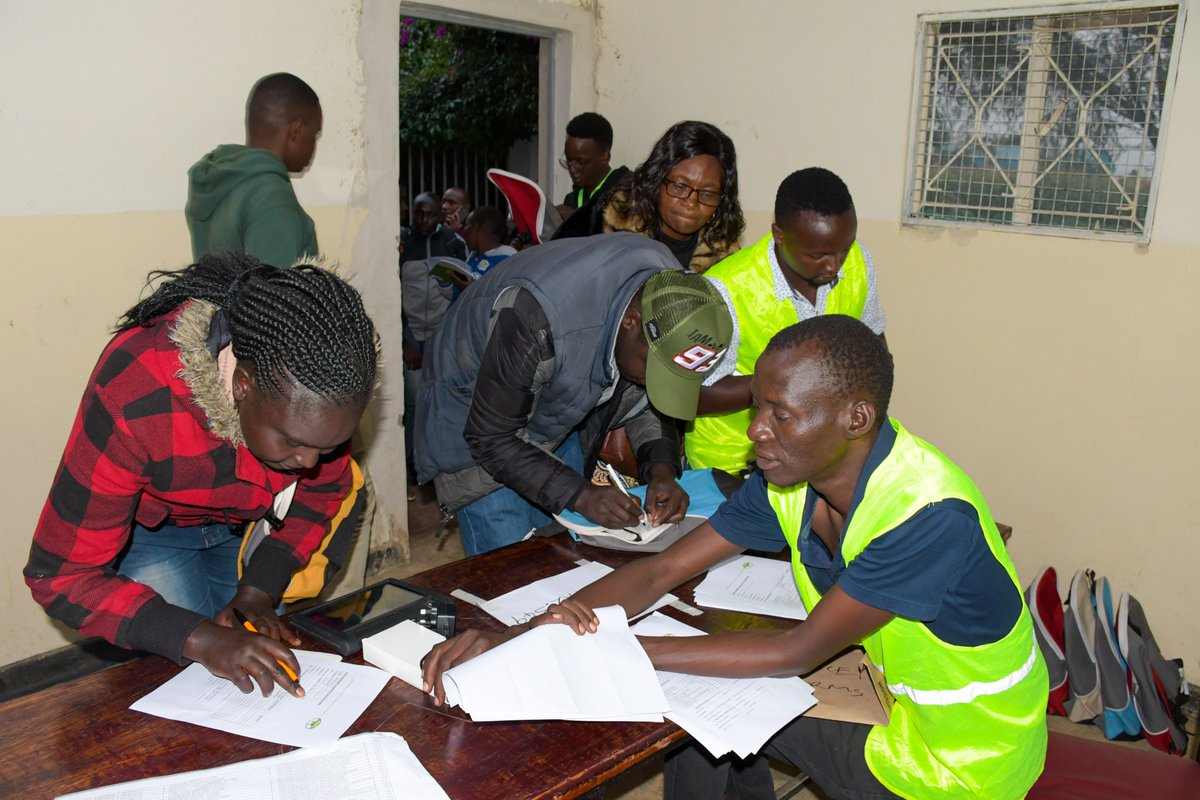 Africa Updates on Twitter: