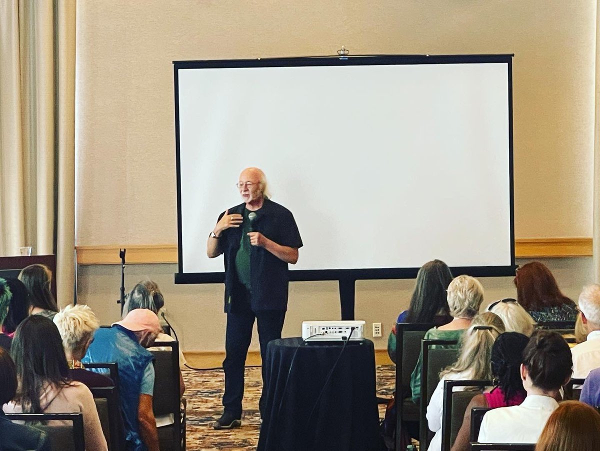 isar2022's tweet photo. It's time for Steven Forrest's lecture: When the Moon is New 🌙✨

@isarastrology #isar2022 https://t.co/vTHDO6l5Ds