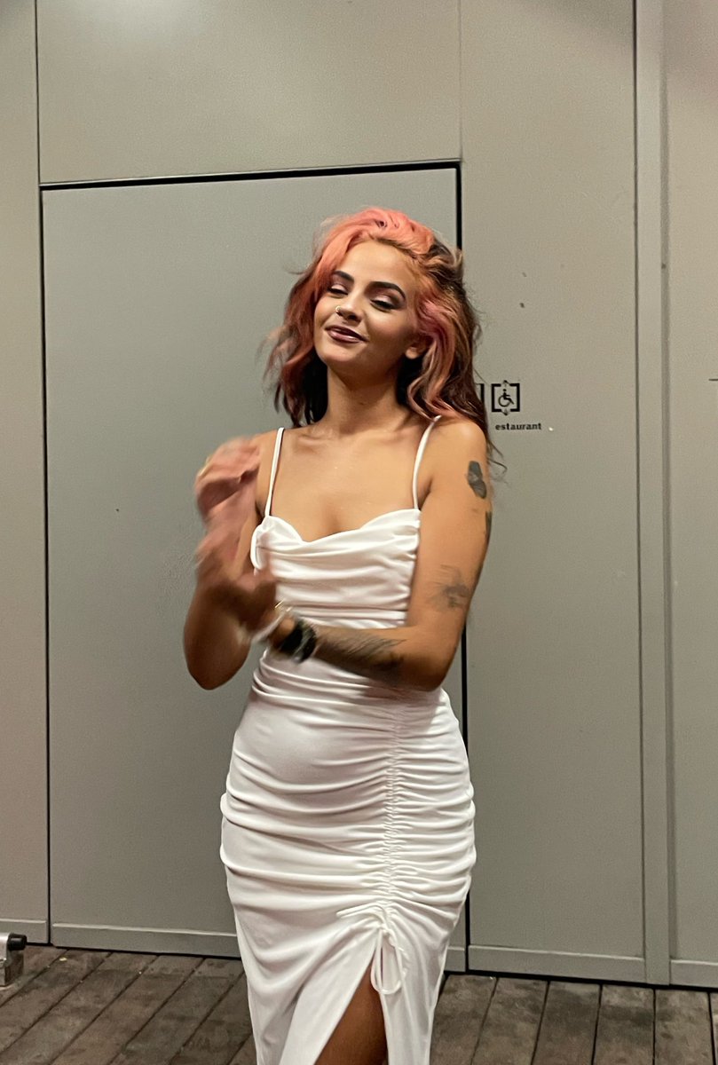 ta grande tante tweet media