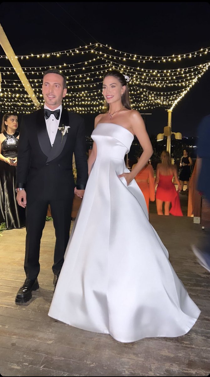 galshani1's tweet photo. EVETTTTTTTT 🤍🤍🤍🤍
#DemetOğuzhanWedding https://t.co/ibiUt6SOei