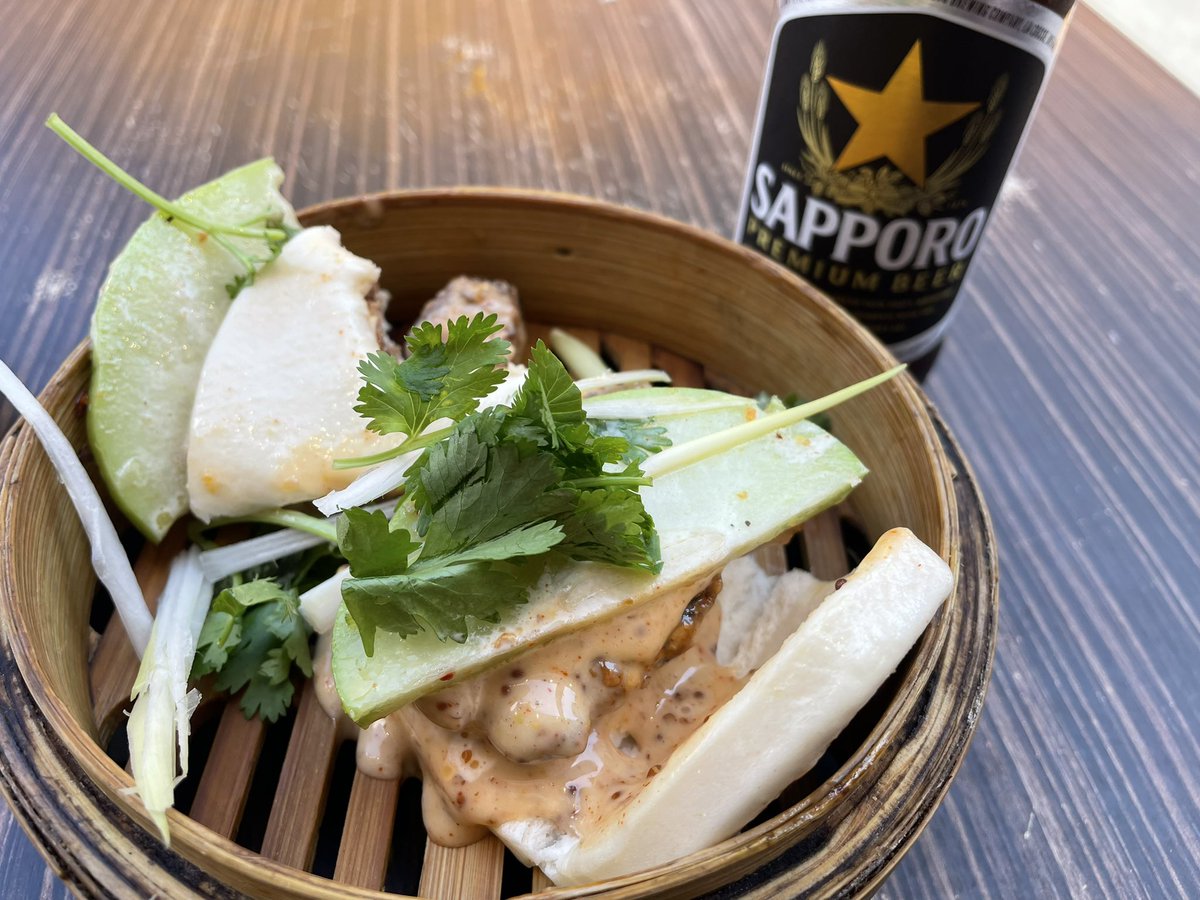 thickguythinapp's tweet photo. @tmstl Get the pork belly steamed buns. Amazing! https://t.co/PV2hNsoTcT